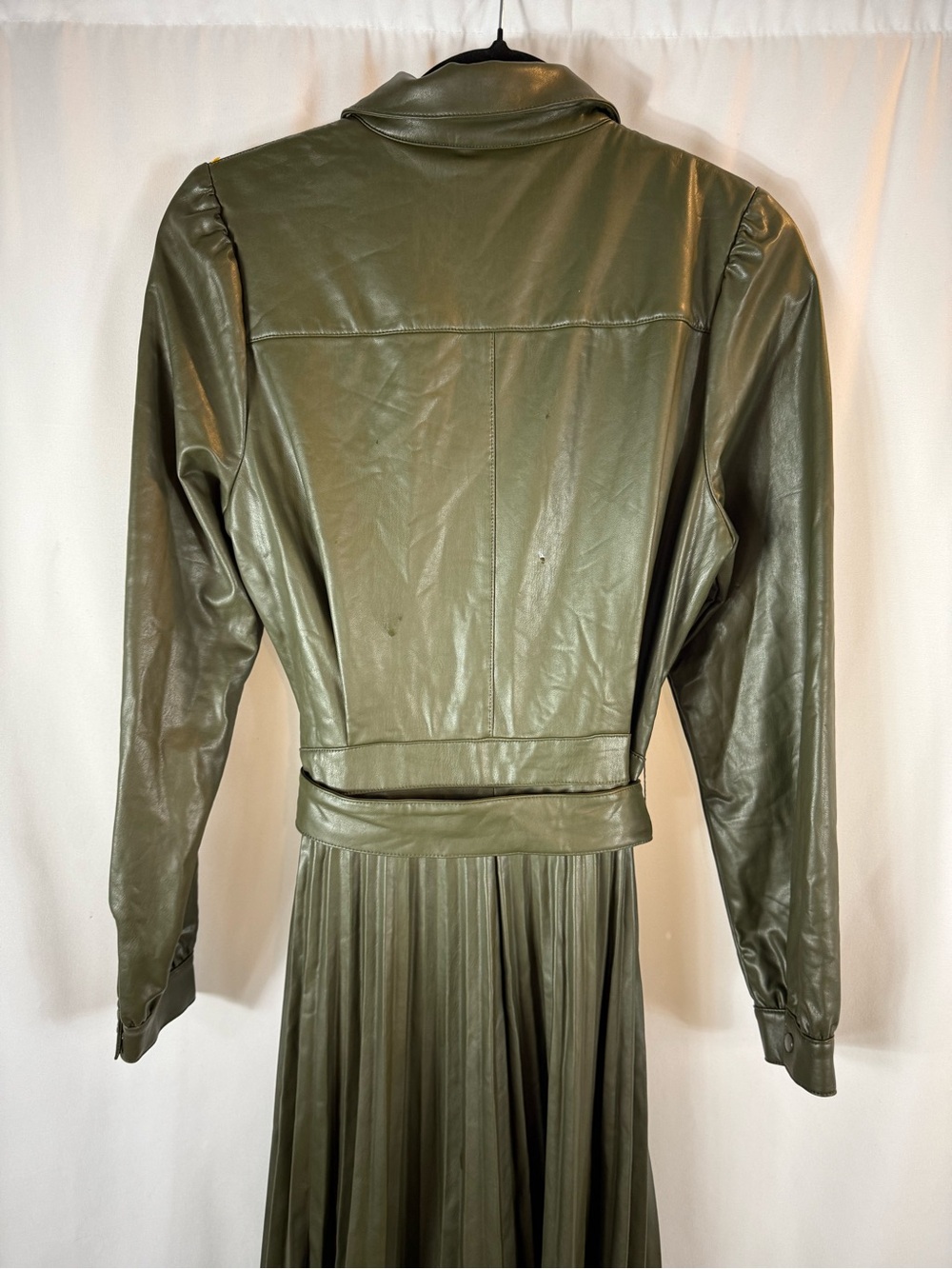 Faux Leather Pleated MIDI Dress
Olive Green Chic Small - Picture 16 of 17